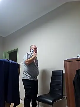 Snapshot of Andrew1900529 chatting on November 26, 2025, 1:33 pm Andrew1900529 online show from November 26, 2025, 1:33 pm