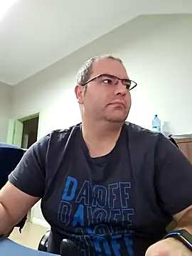 Snapshot of Andrew1900529 chatting on December 10, 2024, 1:55 pm Andrew1900529 online show from December 10, 2024, 1:55 pm