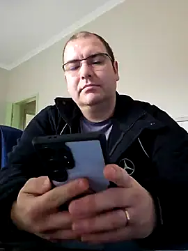 Snapshot of Andrew1900529 chatting on December 16, 2024, 11:01 am Andrew1900529 online show from December 16, 2024, 11:01 am