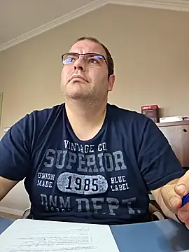 Snapshot of Andrew1900529 chatting on December 17, 2024, 11:39 am Andrew1900529 online show from December 17, 2024, 11:39 am