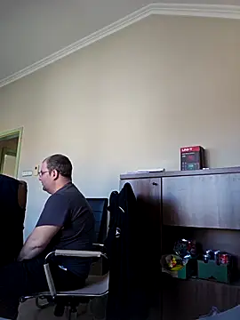 Snapshot of Andrew1900529 chatting on March 18, 2025, 1:12 pm Andrew1900529 online show from March 18, 2025, 1:12 pm