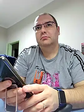 Snapshot of Andrew1900529 chatting on January 28, 2025, 5:43 am Andrew1900529 online show from January 28, 2025, 5:43 am