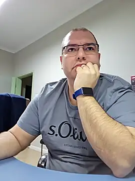 Snapshot of Andrew1900529 chatting on January 21, 2025, 6:00 am Andrew1900529 online show from January 21, 2025, 6:00 am