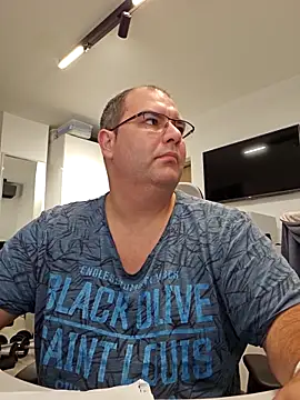 Snapshot of Andrew1900529 chatting on October 26, 2025, 7:14 pm Andrew1900529 online show from October 26, 2025, 7:14 pm