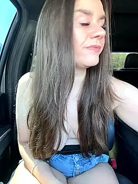 MaggyMayI online show from April 16, 2026, 3:57 pm