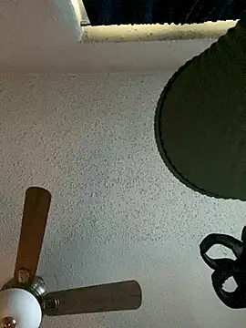 hooli949 online show from October 26, 2025, 1:44 pm