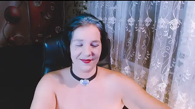 Snapshot of Veraluz chatting on September 12, 2025, 6:40 pm Veraluz online show from September 12, 2025, 6:40 pm