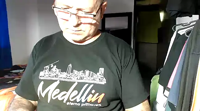 Snapshot of ferdinad20 chatting on January 23, 2025, 4:15 pm ferdinad20 online show from January 23, 2025, 4:15 pm