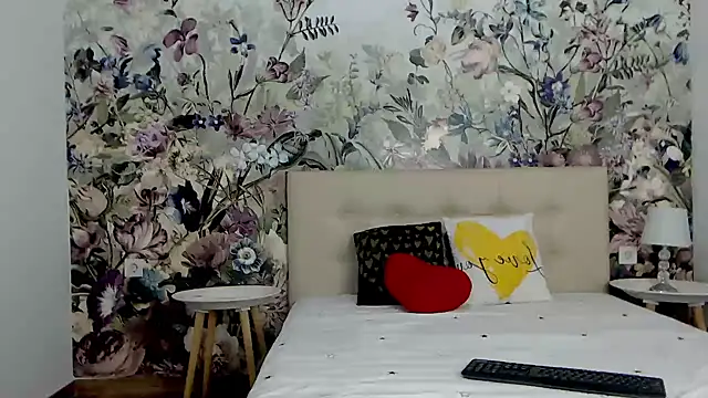 Snapshot of RoseDiamond06 chatting on September 26, 2025, 8:59 pm RoseDiamond06 online show from September 26, 2025, 8:59 pm