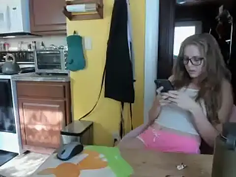 Snapshot of naturestwisted chatting on December 6, 2024, 6:00 pm naturestwisted online show from December 6, 2024, 6:00 pm