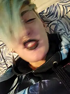 Snapshot of PinkTheHawk chatting on January 10, 2025, 10:28 am PinkTheHawk online show from January 10, 2025, 10:28 am