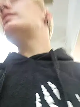 Snapshot of PinkTheHawk chatting on February 16, 2025, 11:17 pm PinkTheHawk online show from February 16, 2025, 11:17 pm