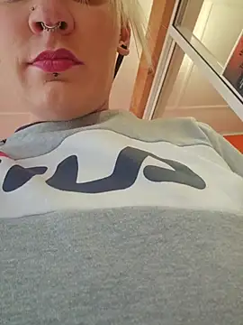 Snapshot of PinkTheHawk chatting on October 9, 2025, 2:56 am PinkTheHawk online show from October 9, 2025, 2:56 am