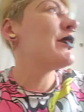 Snapshot of PinkTheHawk chatting on January 4, 2025, 11:59 pm PinkTheHawk online show from January 4, 2025, 11:59 pm