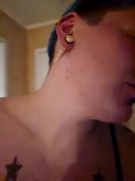 PinkTheHawk online show from April 24, 2026, 9:33 am