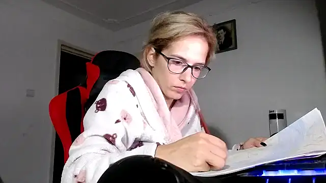 Snapshot of SexxyLety chatting on September 25, 2025, 8:04 pm SexxyLety online show from September 25, 2025, 8:04 pm