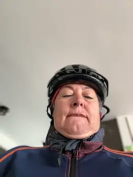 emma tour online show from November 28, 2025, 3:56 pm