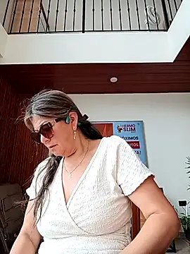 emma tour online show from April 20, 2026, 1:56 pm