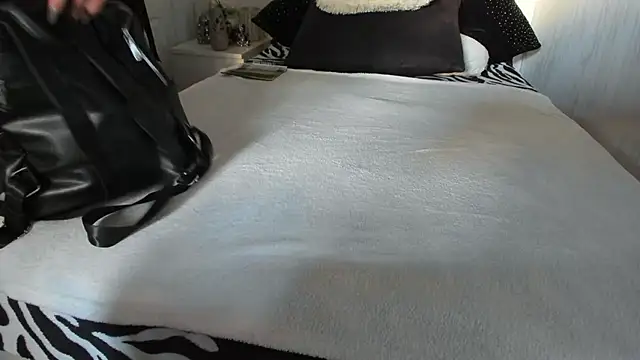 boobies4fun online show from June 15, 2026, 4:01 am