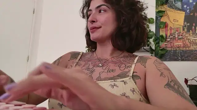 Snapshot of TaliMajesty chatting on December 16, 2025, 6:45 pm TaliMajesty online show from December 16, 2025, 6:45 pm