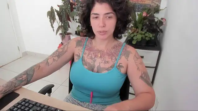 Snapshot of TaliMajesty chatting on September 13, 2025, 1:00 pm TaliMajesty online show from September 13, 2025, 1:00 pm