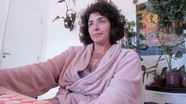 Snapshot of TaliMajesty chatting on October 22, 2025, 1:54 pm TaliMajesty online show from October 22, 2025, 1:54 pm