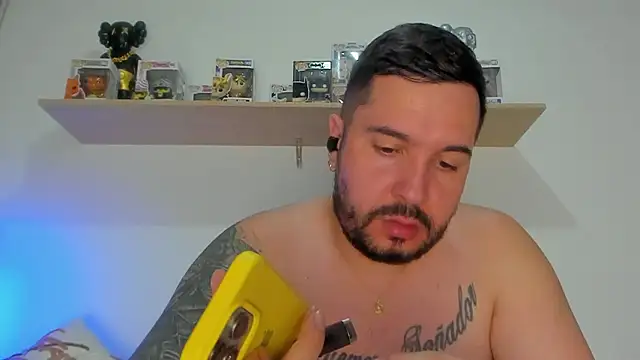 camilo restrepo21 online show from March 17, 2026, 12:24 am