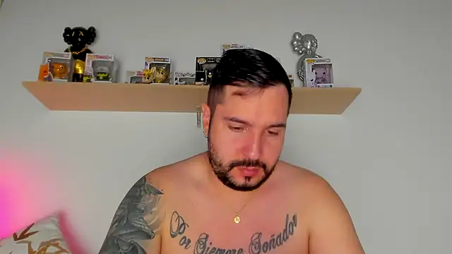 camilo restrepo21 online show from December 17, 2025, 12:48 am