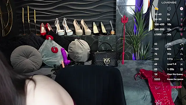 MistressDarsy online show from December 1, 2025, 6:36 am