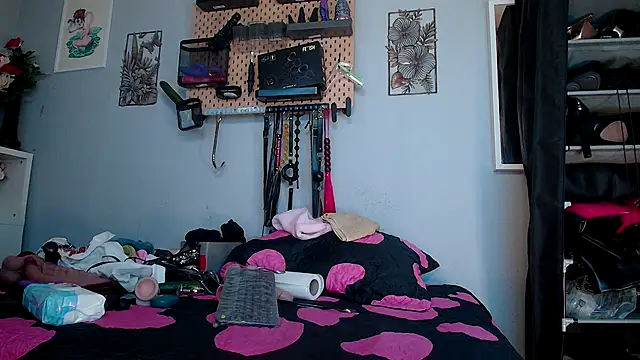 barbarah  online show from September 9, 2025, 6:45 am