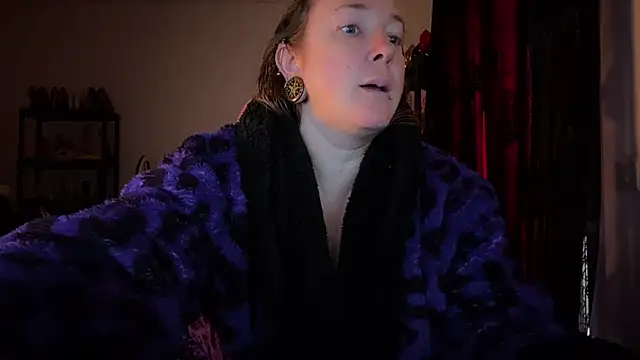 kisicaxx online show from January 8, 2026, 7:58 am