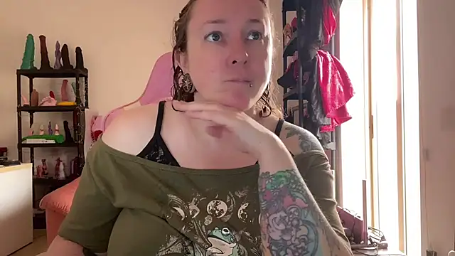 kisicaxx online show from July 29, 2026, 7:18 am