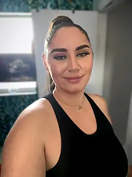 lovely beast online show from December 4, 2025, 6:07 pm