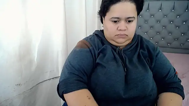 hotlesby4uxxx online show from December 5, 2024, 7:55 pm