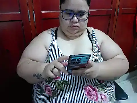Snapshot of hotlesby4uxxx chatting on June 18, 2026, 2:00 pm hotlesby4uxxx online show from June 18, 2026, 2:00 pm