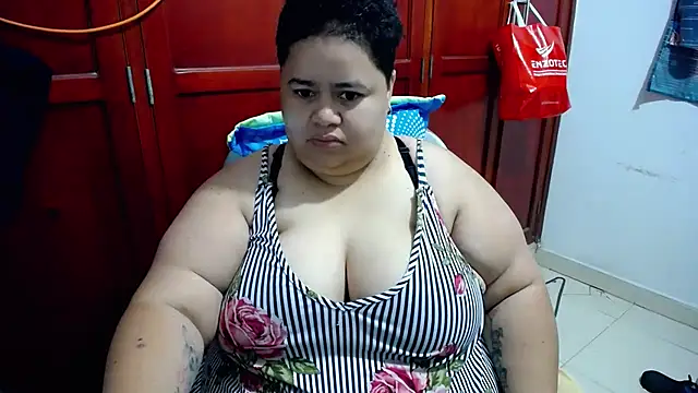 Snapshot of hotlesby4uxxx chatting on May 25, 2026, 2:05 pm hotlesby4uxxx online show from May 25, 2026, 2:05 pm