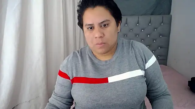 hotlesby4uxxx online show from December 26, 2024, 1:32 pm