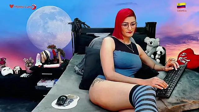 Snapshot of Hanna_Luna chatting on December 17, 2024, 6:35 am Hanna Luna online show from December 17, 2024, 6:35 am