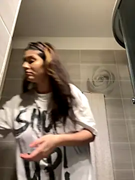 Snapshot of IrisBlues chatting on November 15, 2025, 5:28 pm IrisBlues online show from November 15, 2025, 5:28 pm