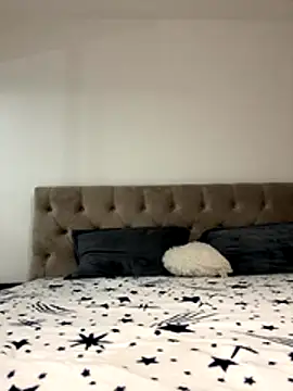 Snapshot of IrisBlues chatting on November 24, 2025, 5:24 pm IrisBlues online show from November 24, 2025, 5:24 pm