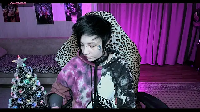 acid trip1l online show from December 18, 2024, 7:19 pm