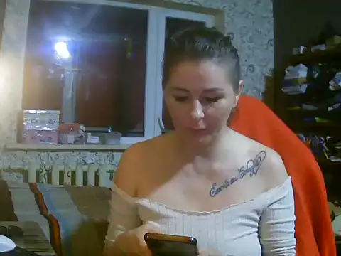 Valerivv online show from May 18, 2026, 8:02 pm