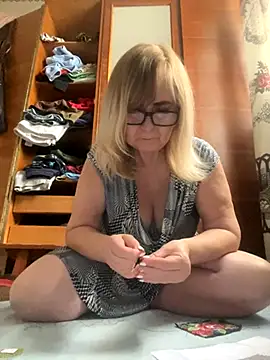 Irina2909xh online show from October 19, 2025, 10:29 am