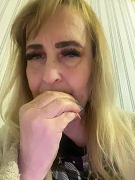 Irina2909xh online show from January 11, 2026, 8:27 pm