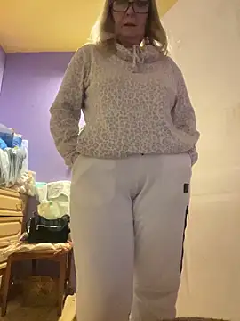 Irina2909xh online show from February 10, 2026, 5:12 pm