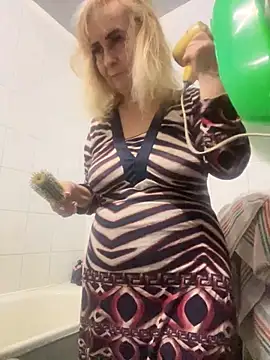 Irina2909xh online show from October 18, 2025, 9:11 am