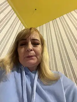 Irina2909xh online show from October 20, 2025, 1:22 pm