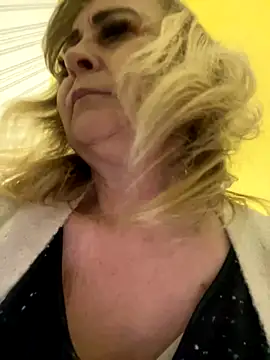 Irina2909xh online show from October 30, 2025, 3:31 pm