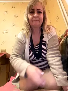 Irina2909xh online show from October 4, 2025, 4:03 am