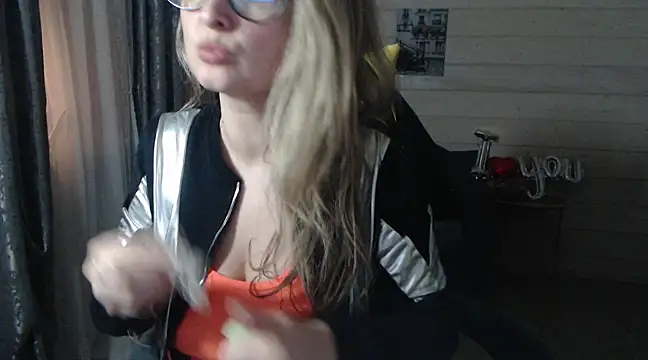 Snapshot of RubiLakros chatting on February 28, 2025, 4:42 pm RubiLakros online show from February 28, 2025, 4:42 pm